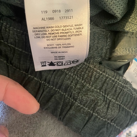 Womans Columbia Shorts - Picture 4 of 6